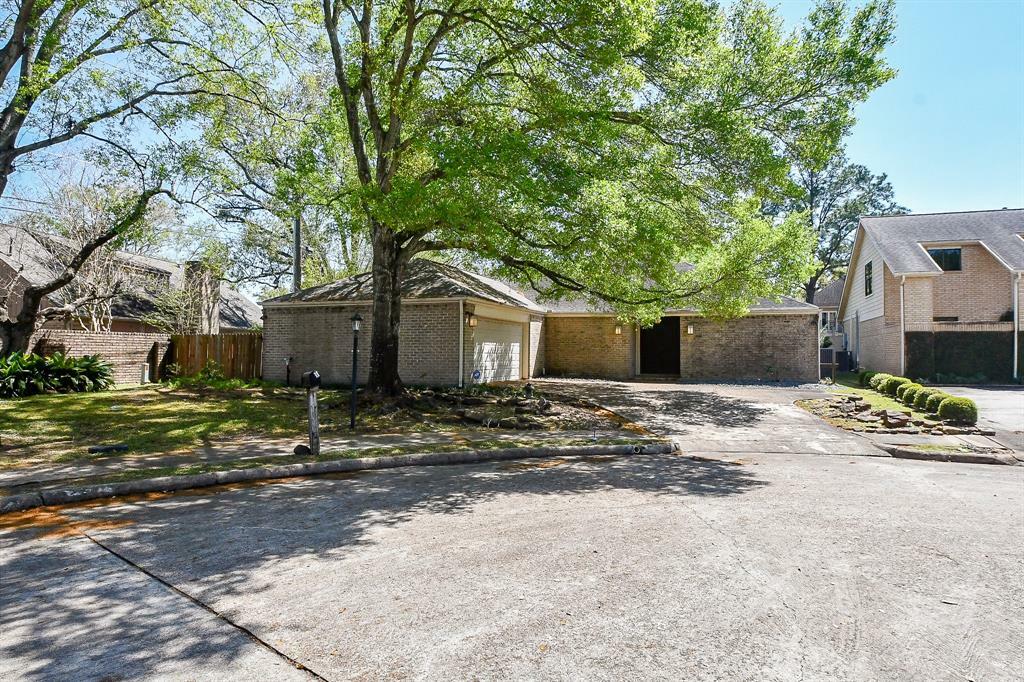 Property Photo: 10303 Chevy Chase Drive TX 77042
