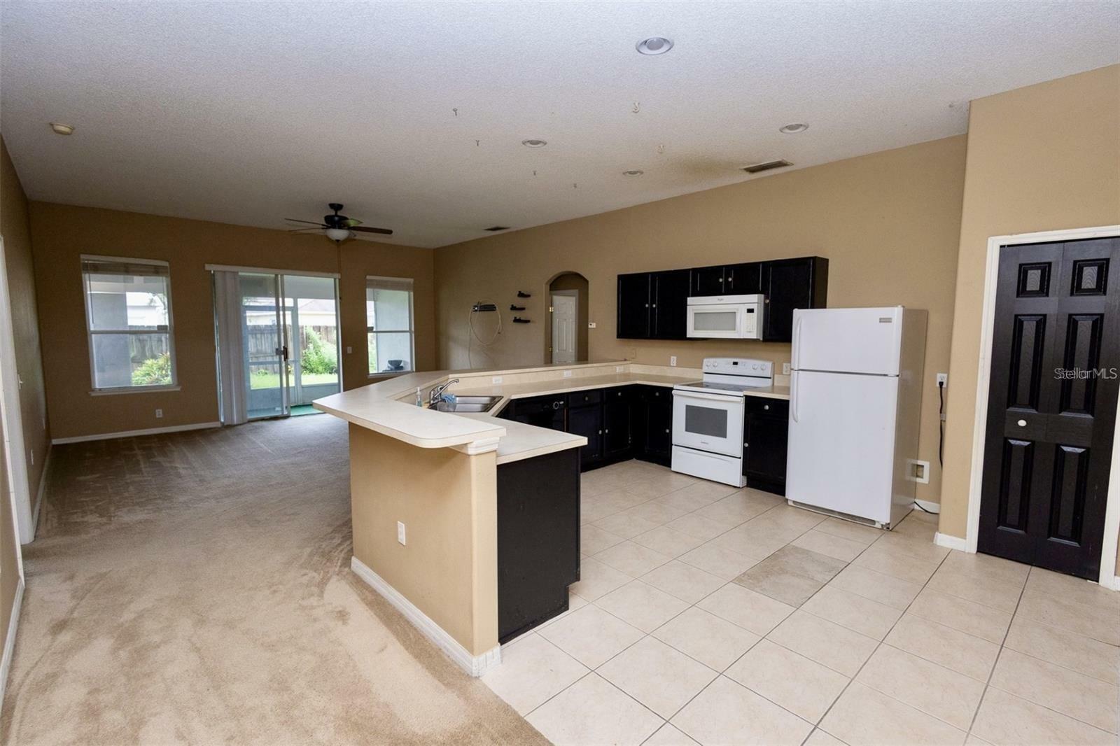 Property Photo: 818 Carrousel Lane FL 34759