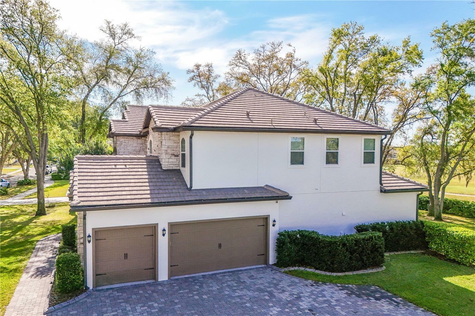 Property Photo: 25854 Crossings Bluff Lane FL 32776