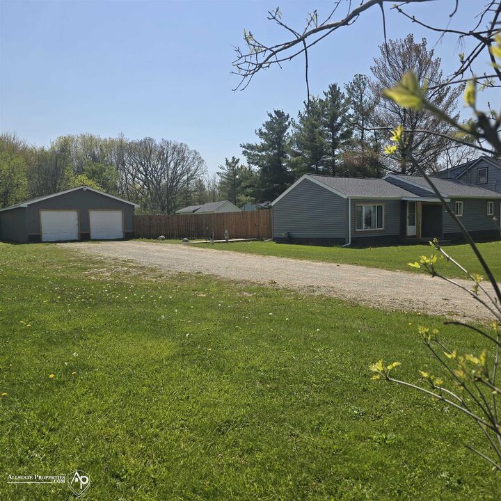 12142 Davison Road  Davison MI 48423 photo