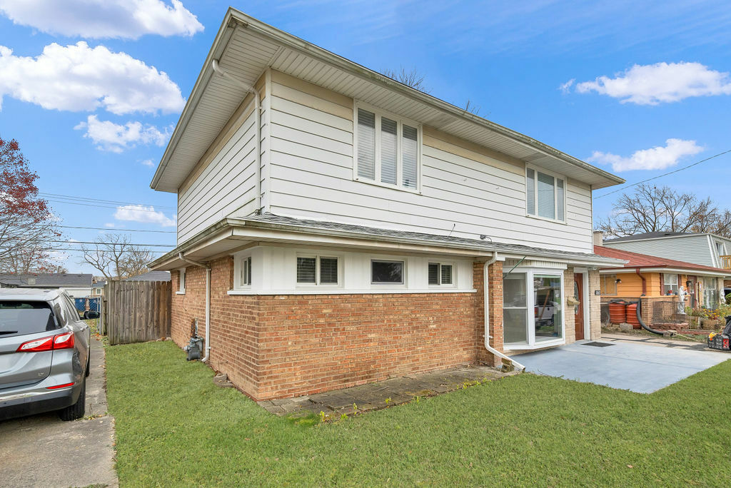 Property Photo: 1363 Gordon Avenue IL 60409
