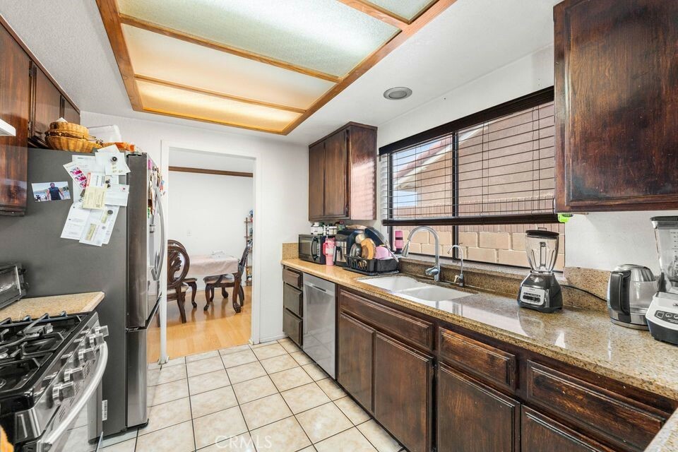 Property Photo: 1827 Louise Avenue CA 93534