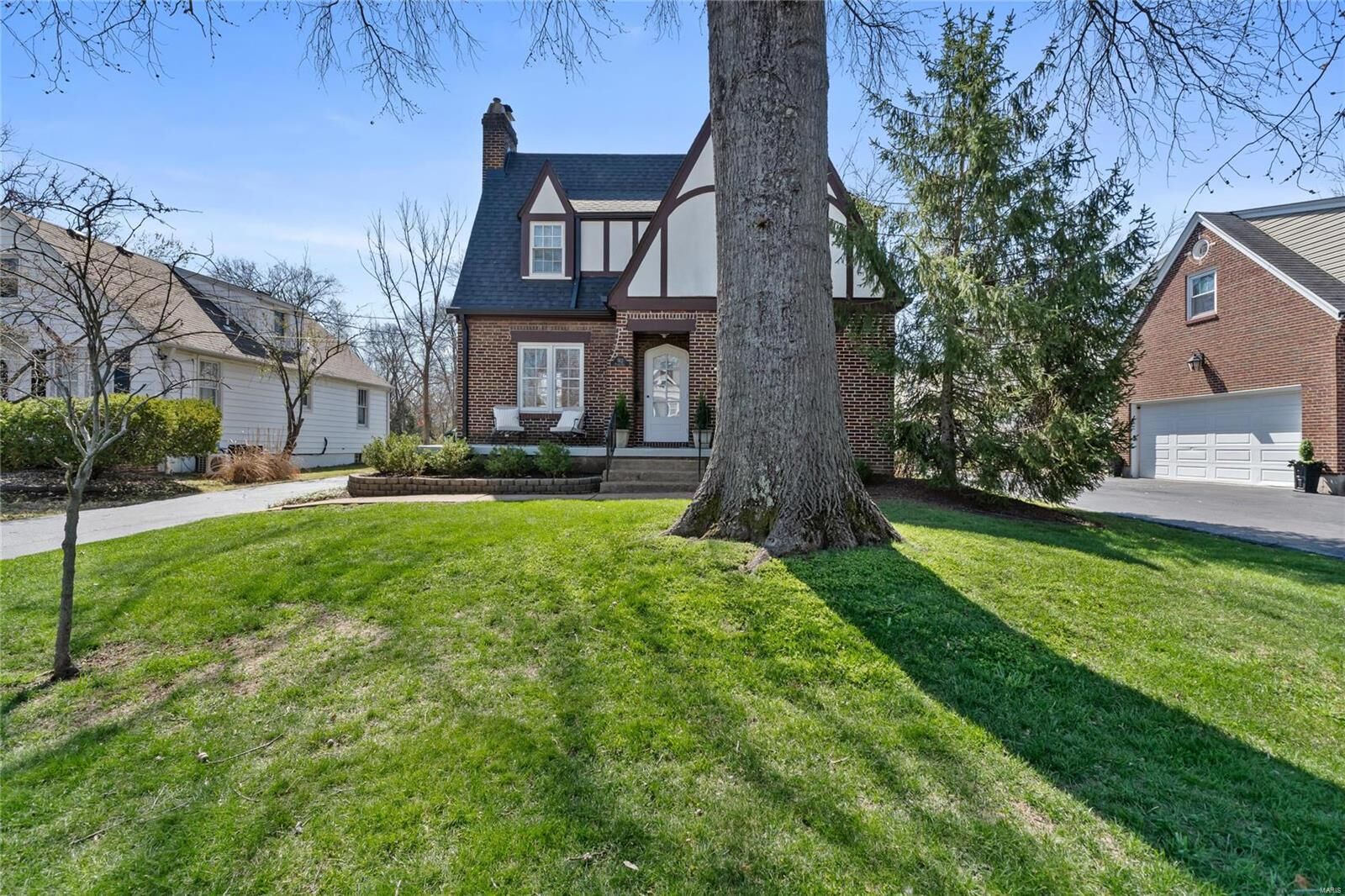 Property Photo: 142 Peeke Avenue MO 63122