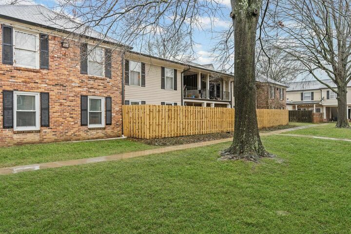 Property Photo:  5025 Hillsboro Pike 20E  TN 37215 