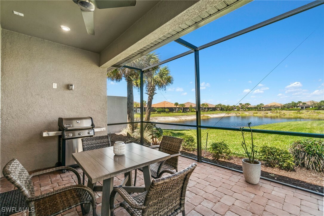 Property Photo: 8021 Calle Canovas Court FL 34114