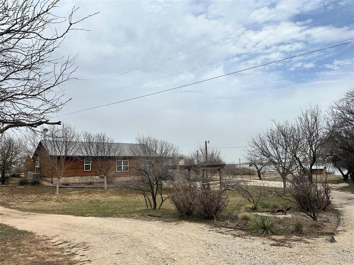 Property Photo: 11001 W Lake Road TX 79601