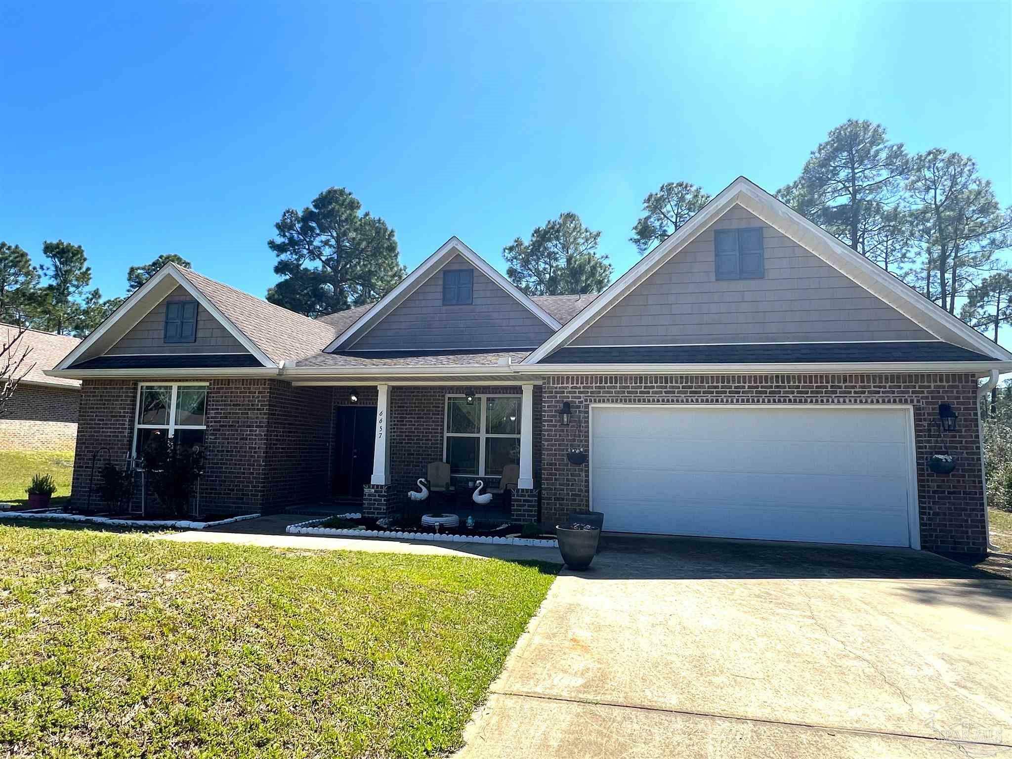 Property Photo: 6657 Leisure St FL 32566