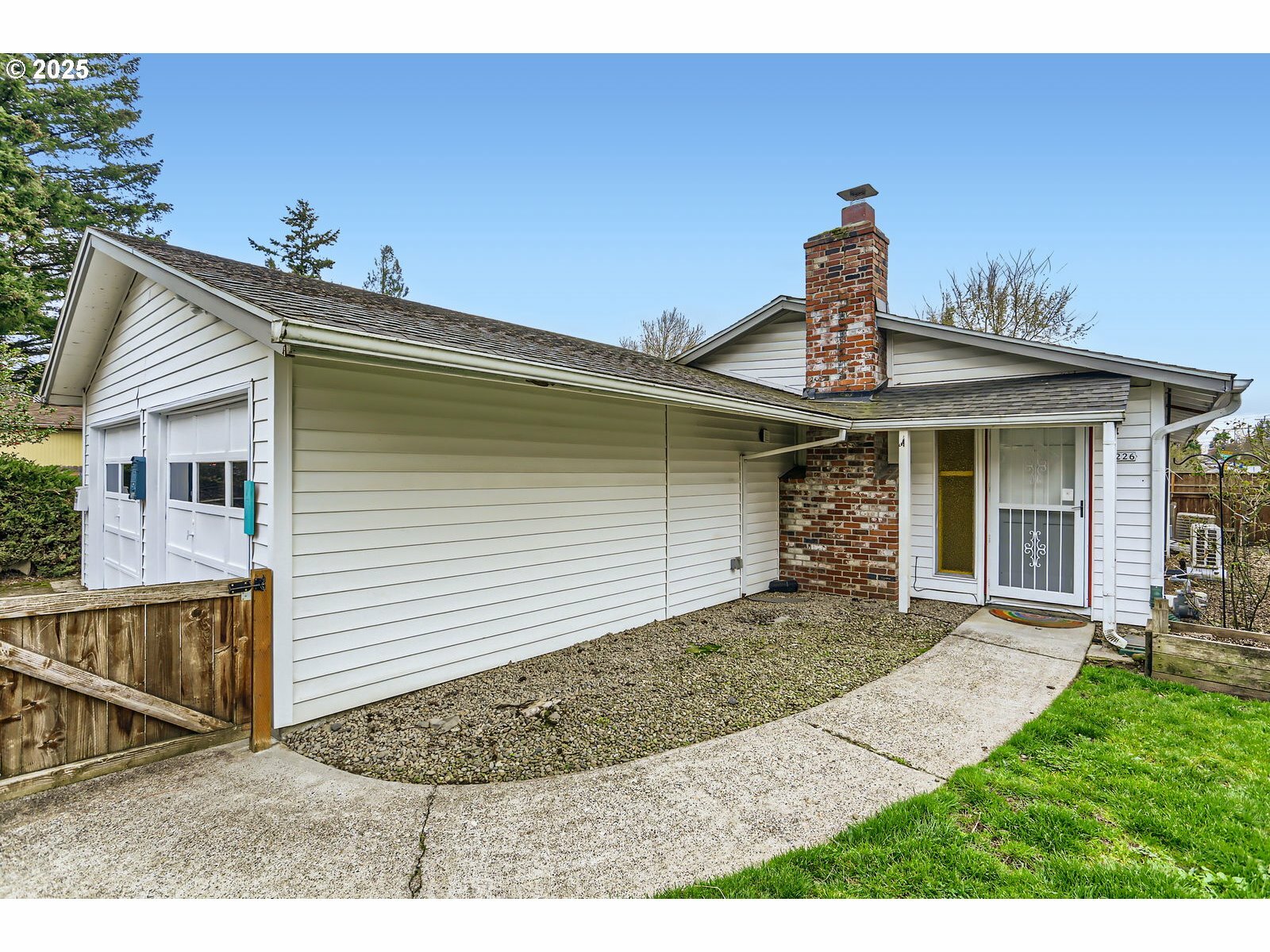 Property Photo: 226 NE 47th Ave OR 97213