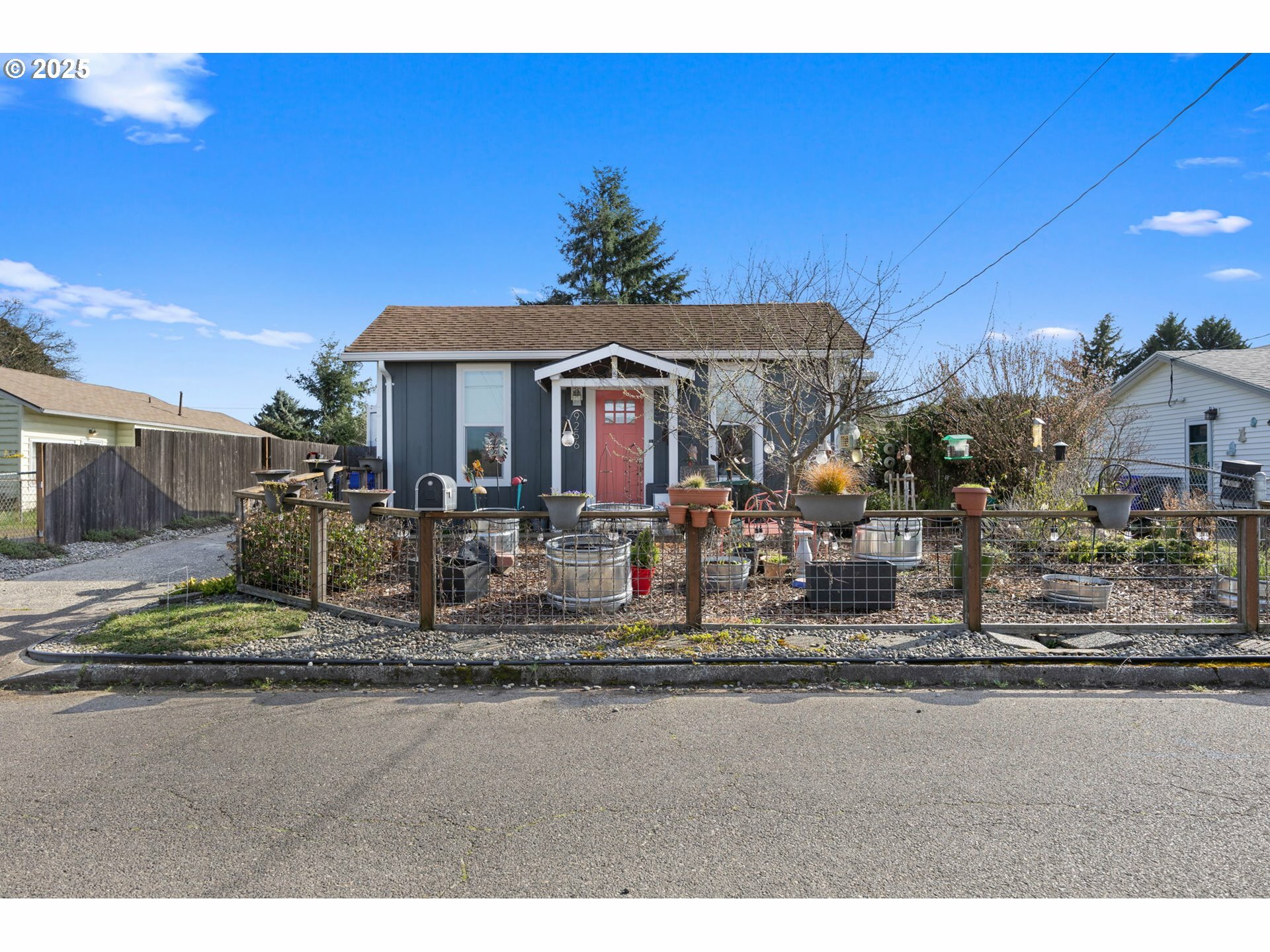 Property Photo: 9256 SE Mill St OR 97216