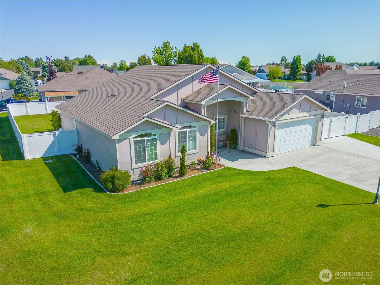 9500 SE Castlewood Drive  Moses Lake WA 98837 photo