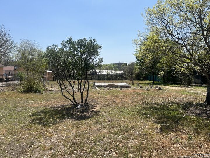 Property Photo:  1134 Garraty  TX 78209 
