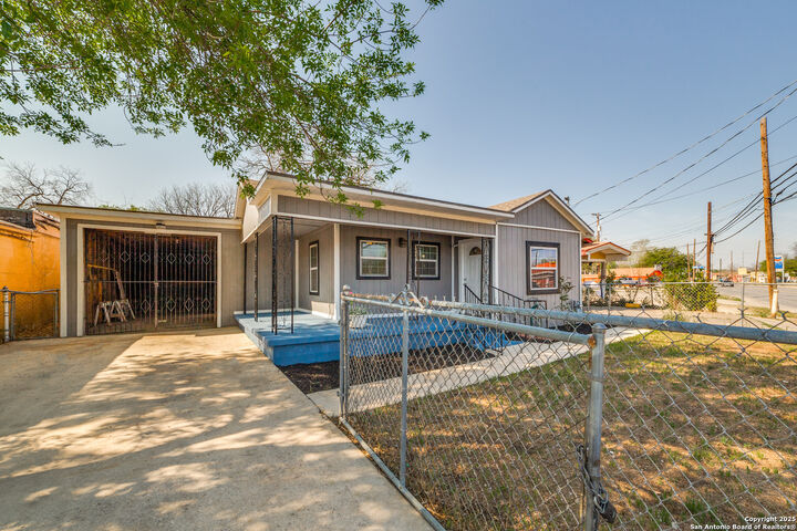 Property Photo: 1406 Castroville Rd TX 78237