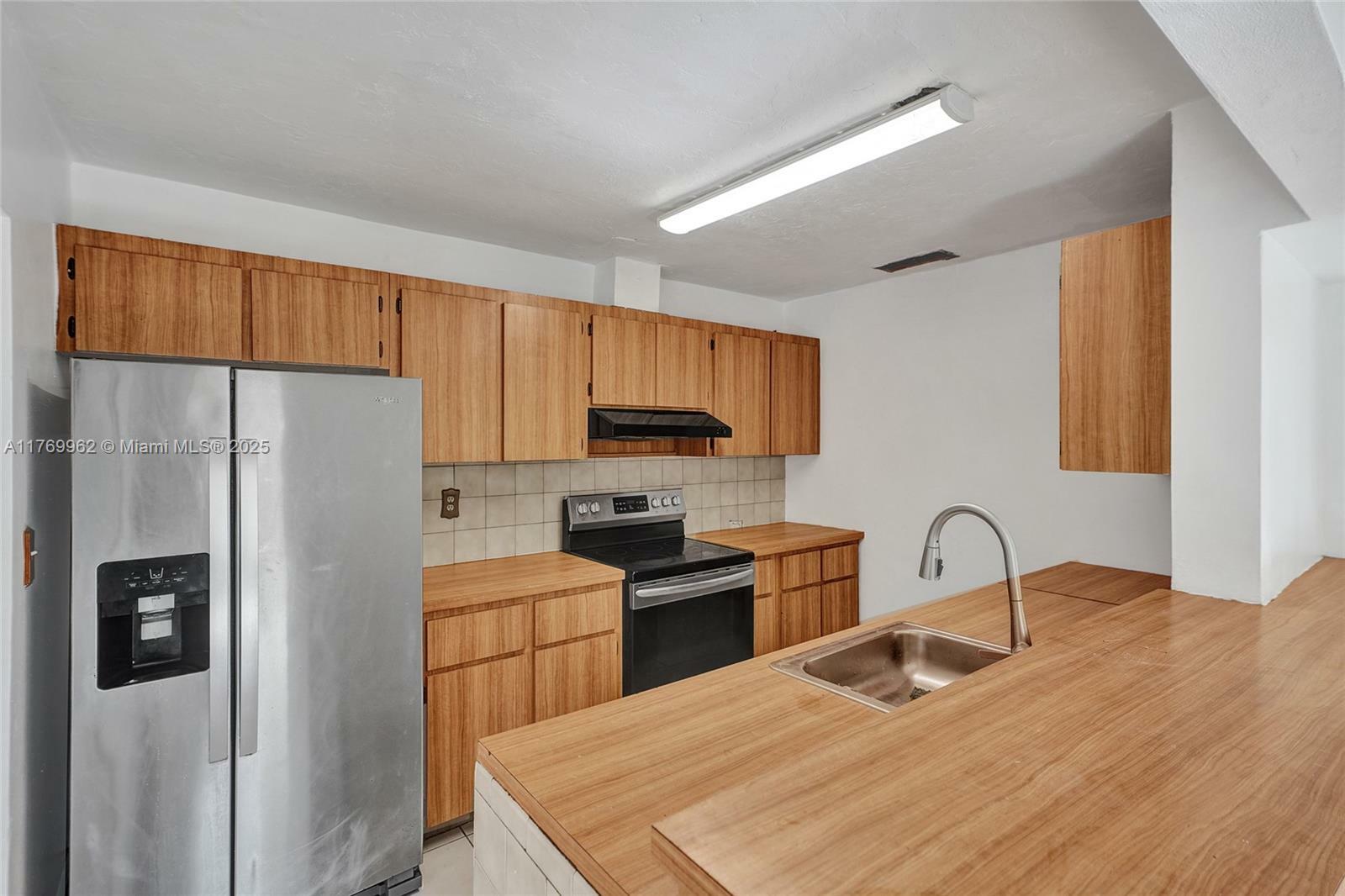 Property Photo: 12240 SW 115th Ter FL 33186