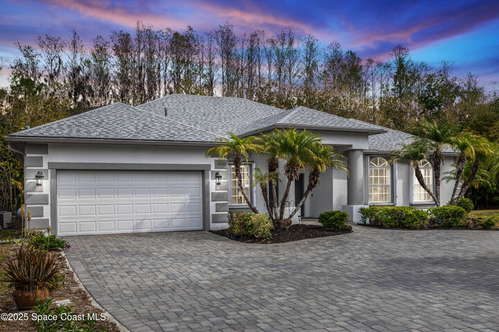 Property Photo:  19261 Quarterly Parkway  FL 32833 