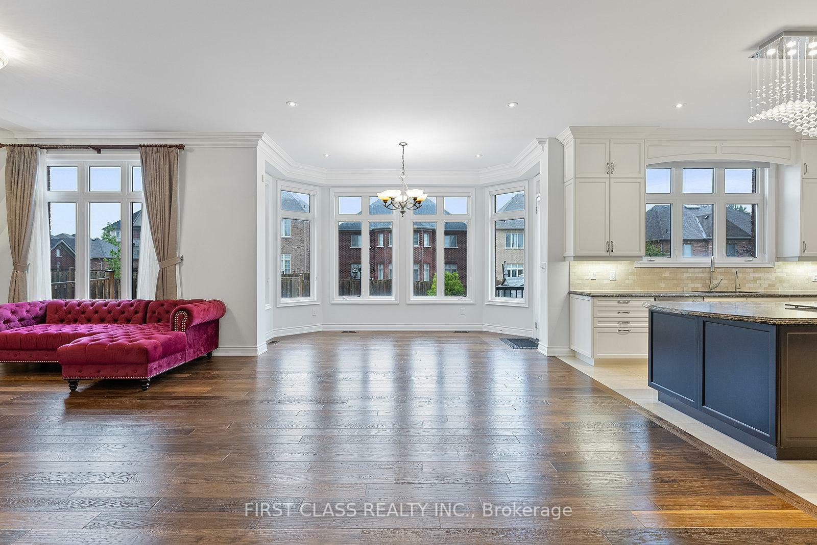 Property Photo: 33 Berkshire Crescent ON L6C 0P5