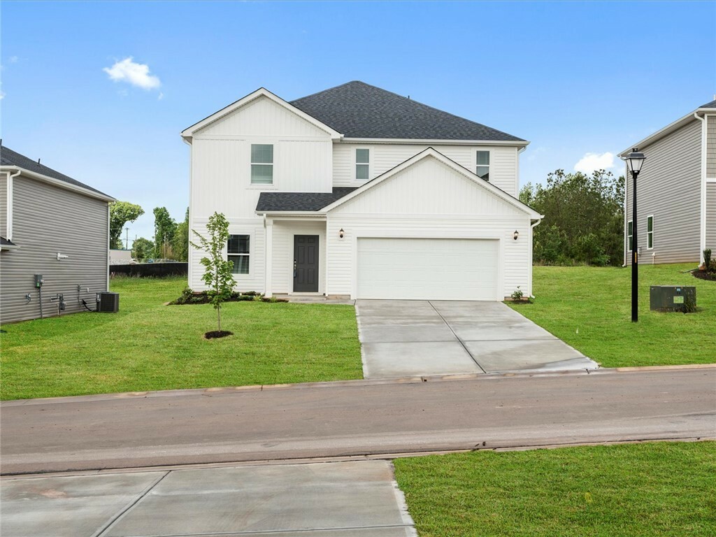 Property Photo: 215 Maxwell Drive SC 29642
