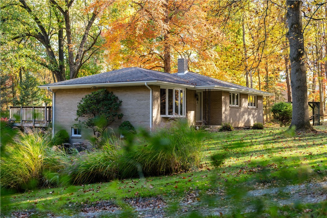 Property Photo: 5188 Richland Rd PA 15044