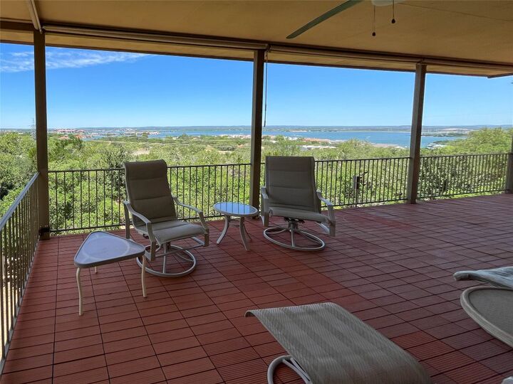 Property Photo:  213 Twin Sails  TX 78657 