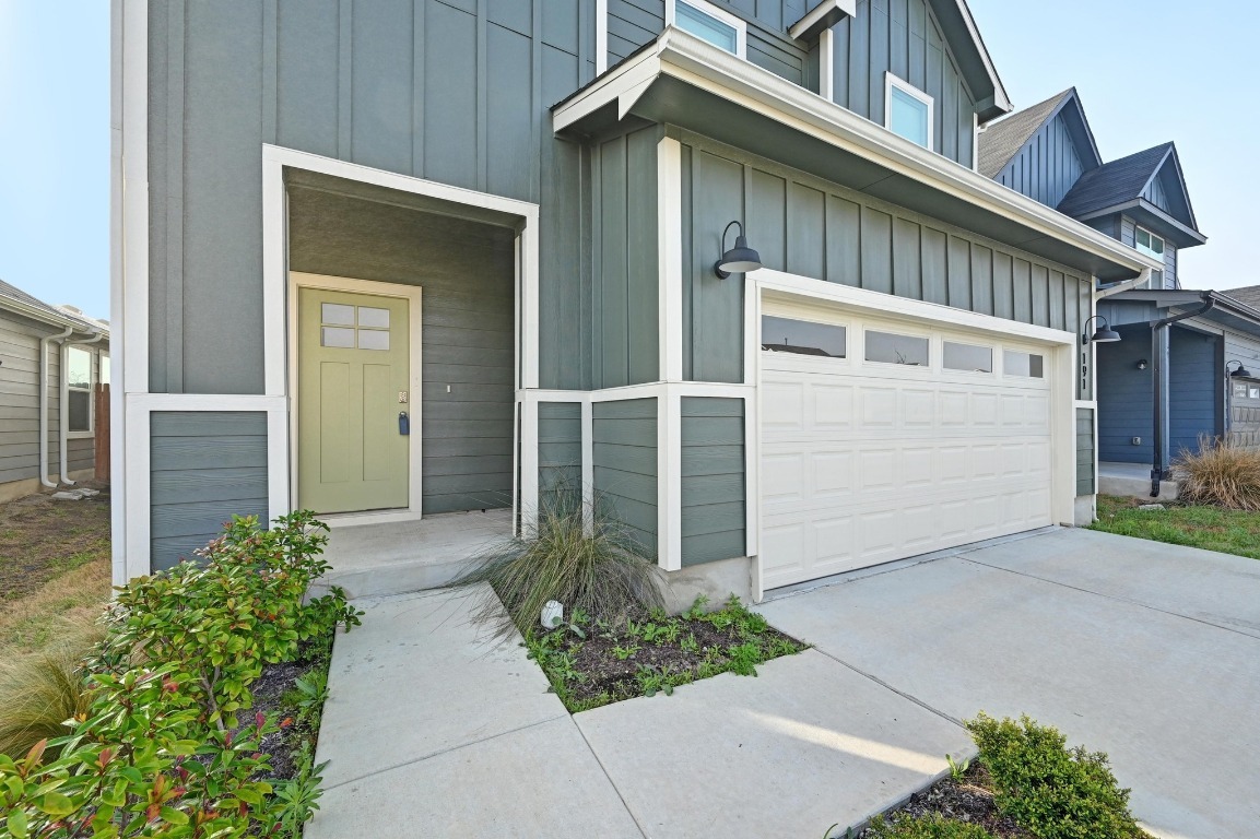 Property Photo: 191 Frogmore Loop TX 78640