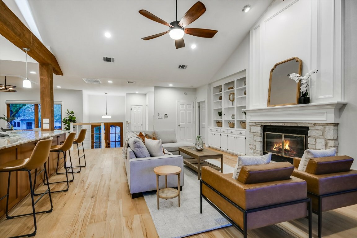 1607 Bay Hill Drive  Austin TX 78746 photo