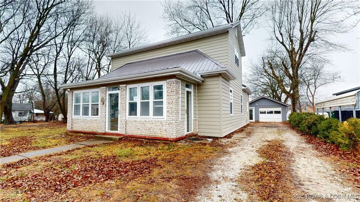 Property Photo: 607 E Benton Street MO 65360