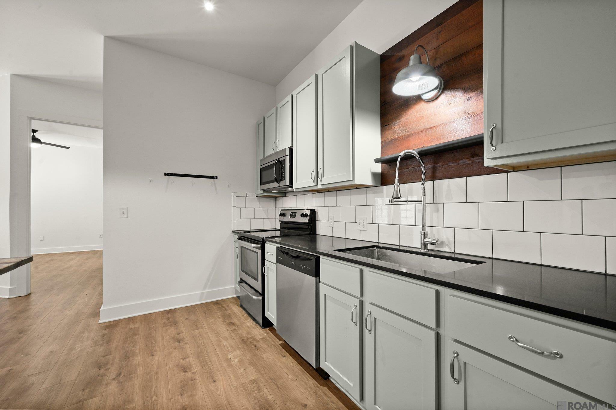 Property Photo: 255 E Boyd Dr #202 LA 70808