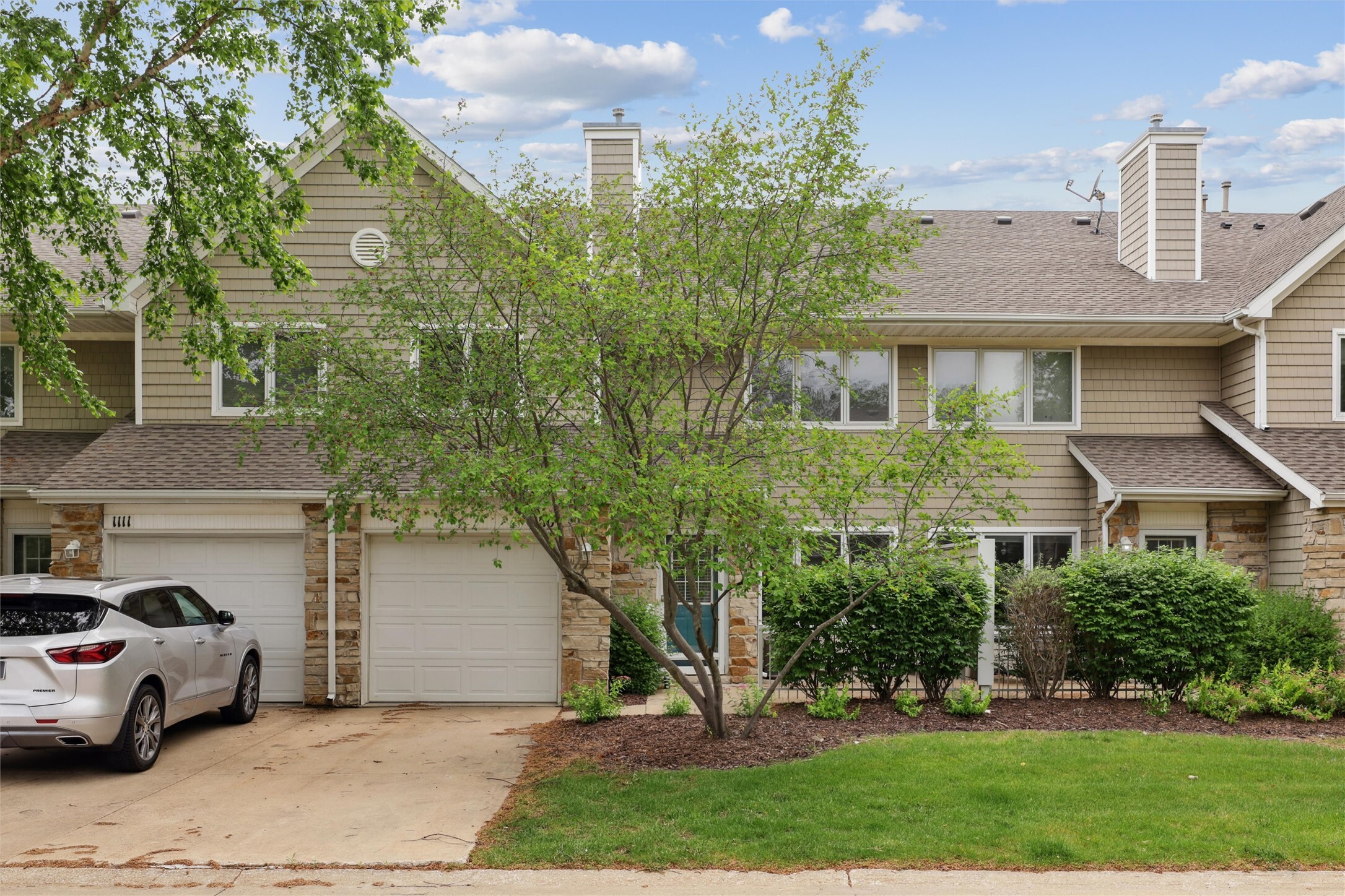 Property Photo:  811 Burr Oaks Drive 1110  IA 50266 