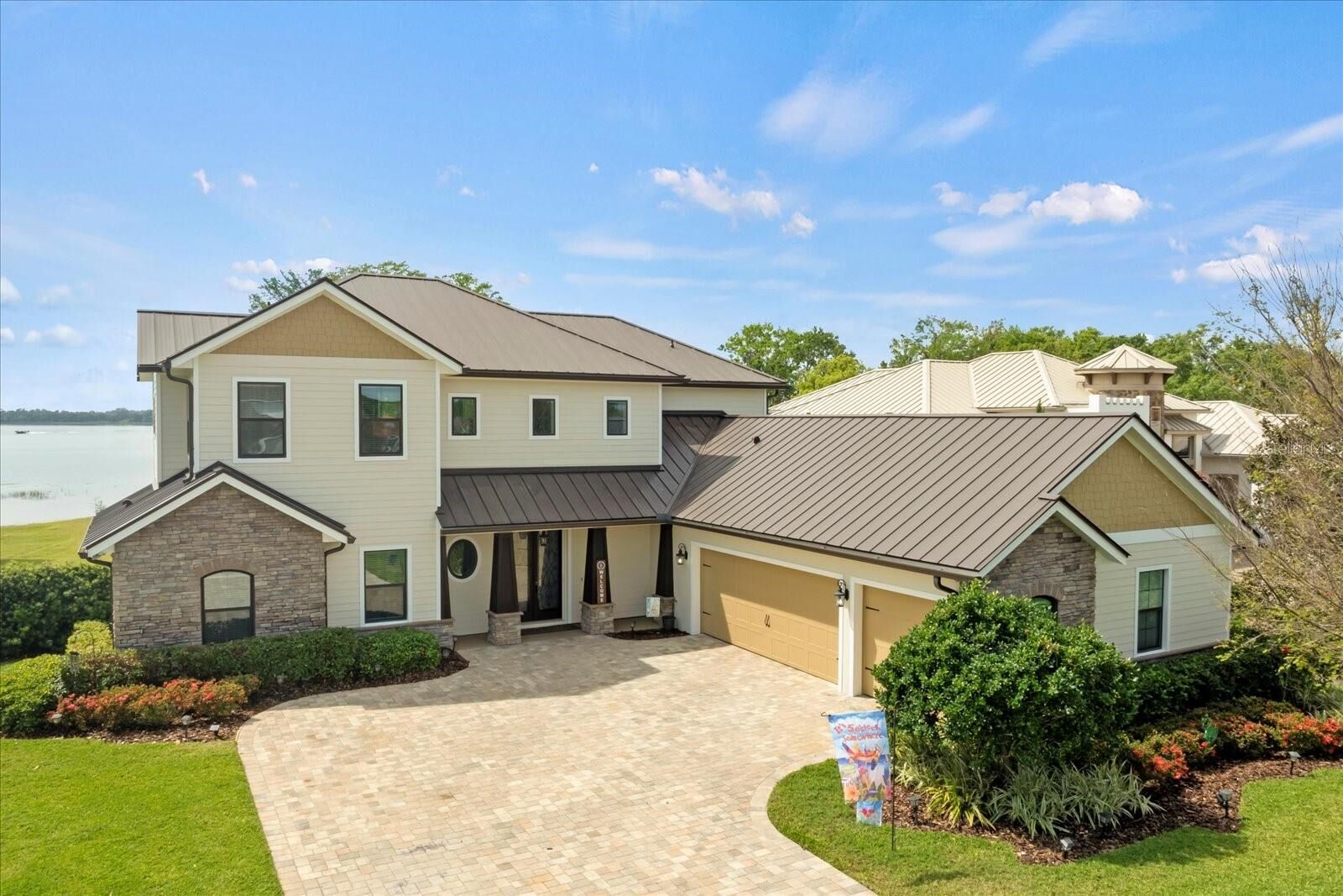 Property Photo: 17648 Live Oak Dr FL 32778