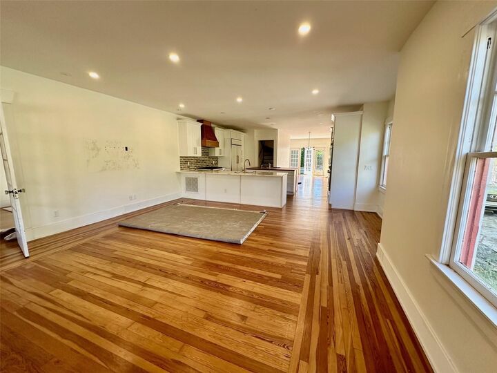 Property Photo:  138 W Stetson Avenue  FL 32720 