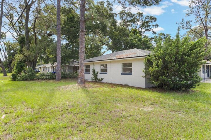 Property Photo:  4883 N Pine Hills Road  FL 32808 