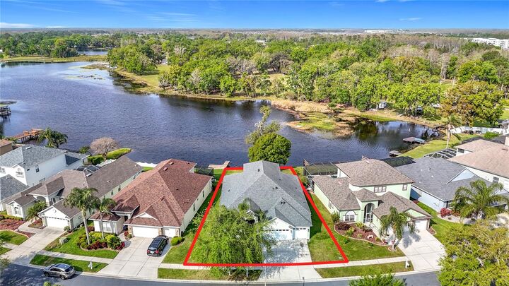 Property Photo: 2327 Shirecrest Cove Way FL 33558