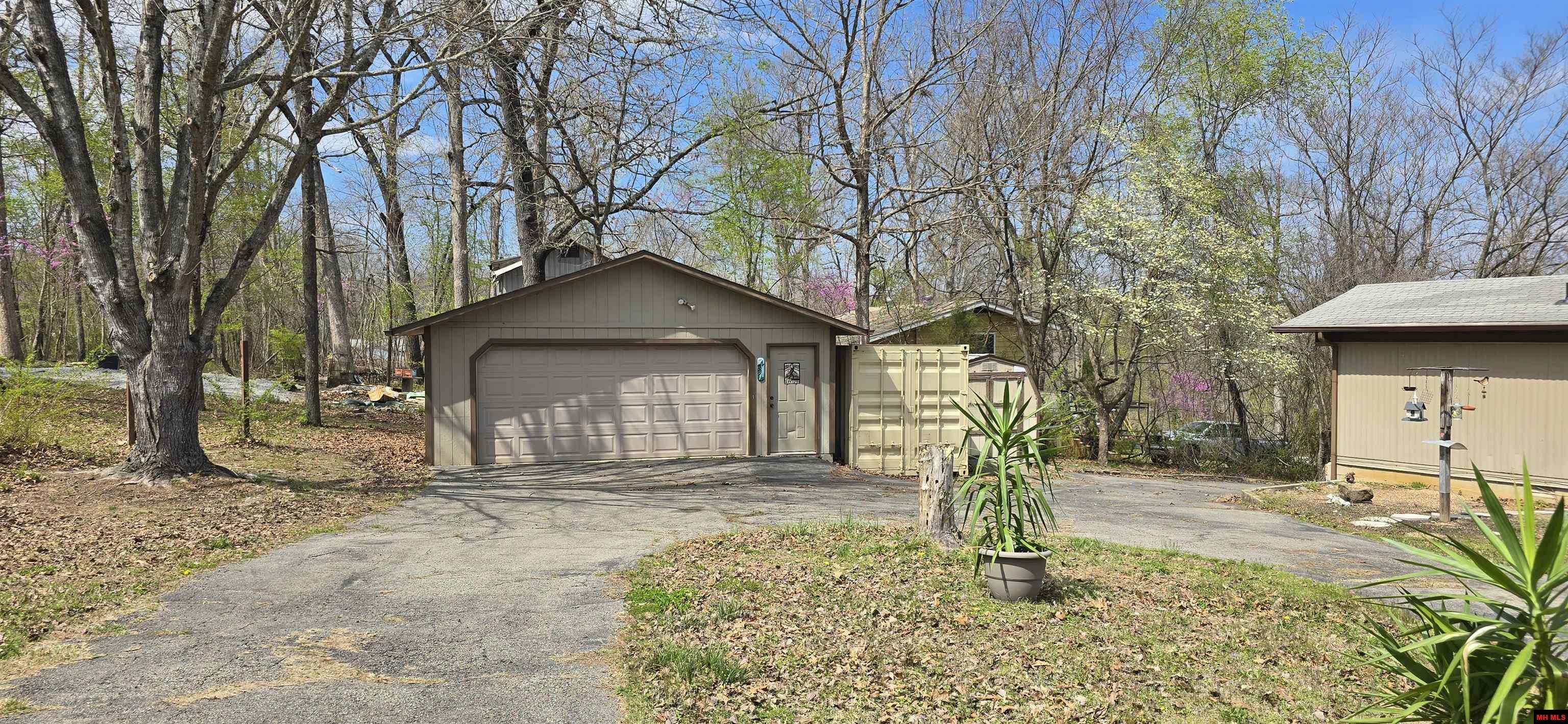Property Photo: 126 Cove Road AR 72642