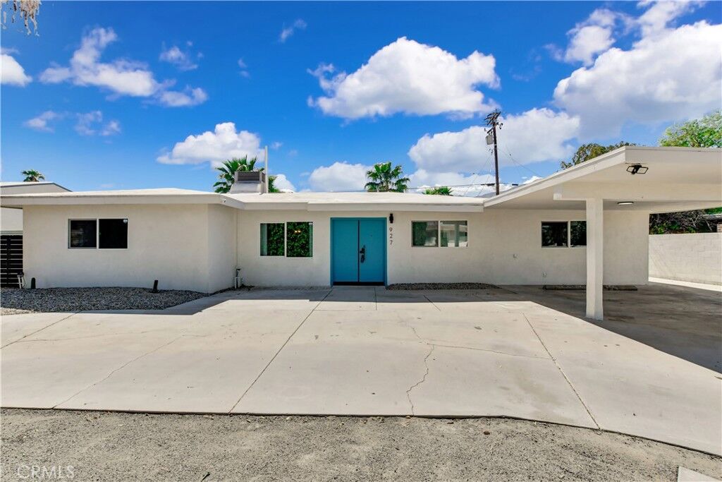 Property Photo: 927 S Paseo Dorotea CA 92264