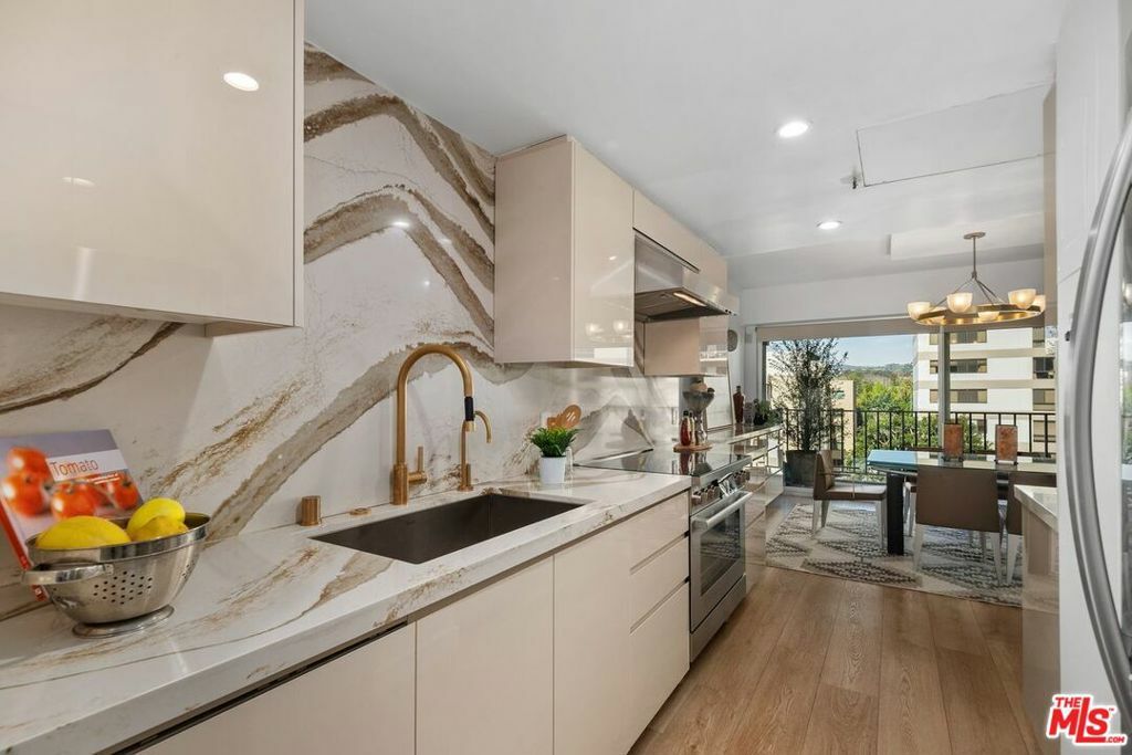 Property Photo: 10450 Wilshire Boulevard 5F CA 90024