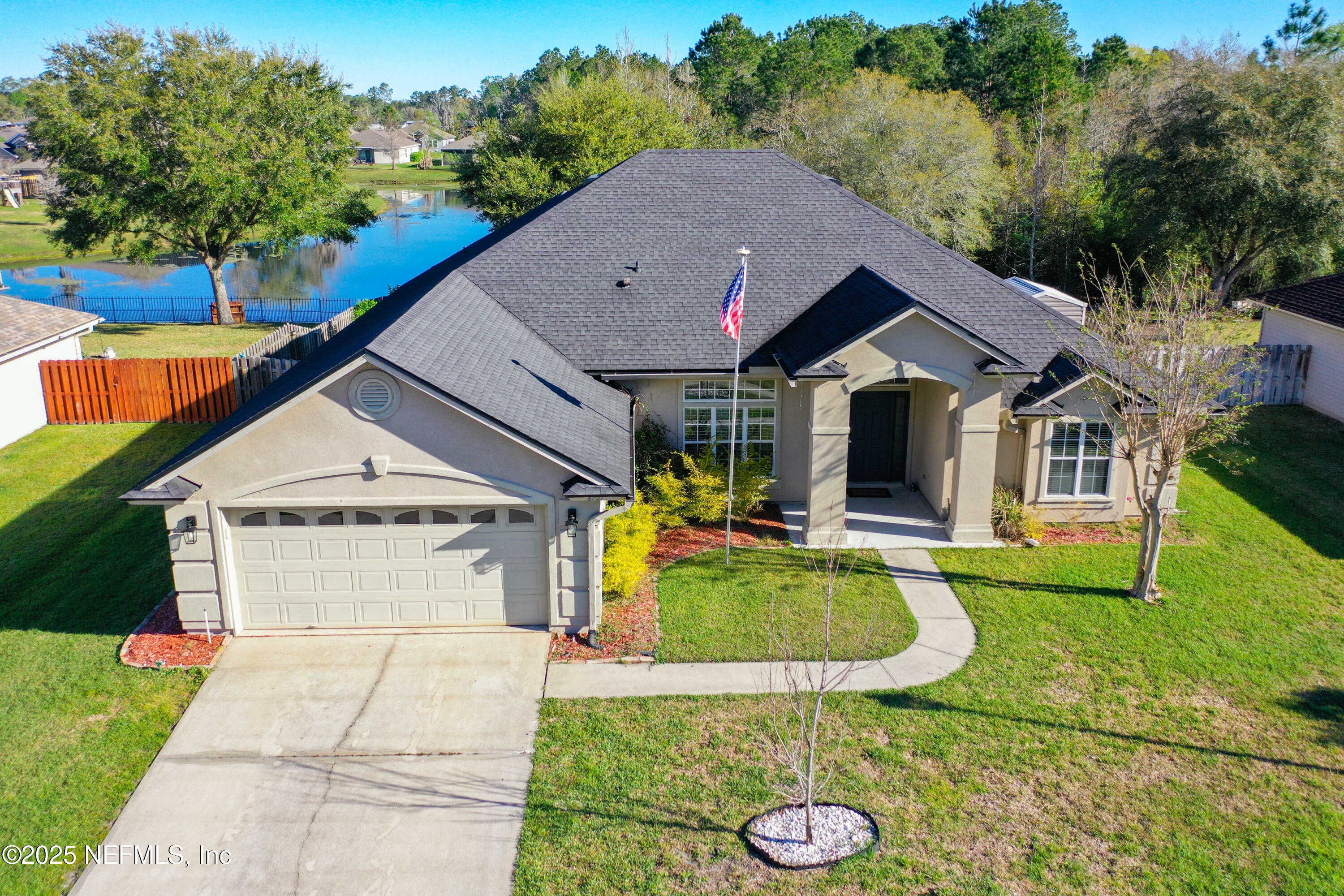 Property Photo: 6121 Sands Pointe Drive FL 32063