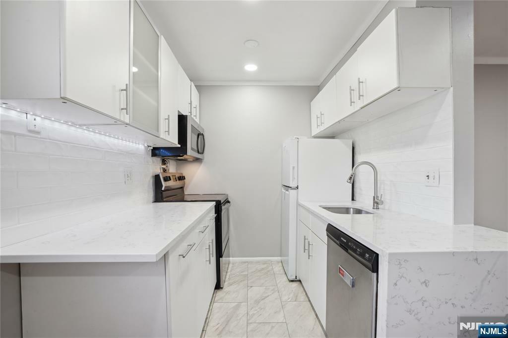 Property Photo: 56 68th Street 7 NJ 07093
