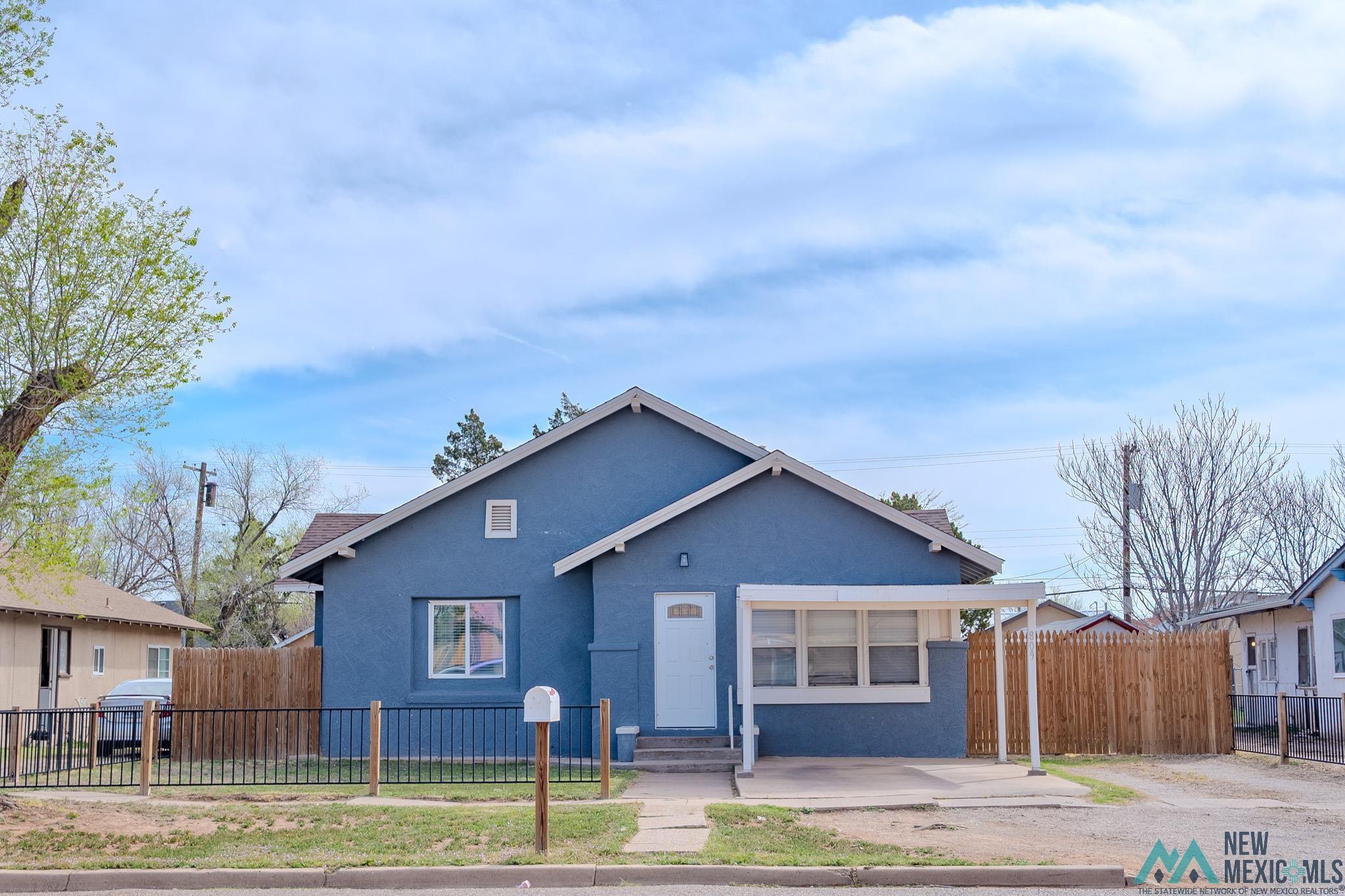 Property Photo:  809 Connelly Street  NM 88101 