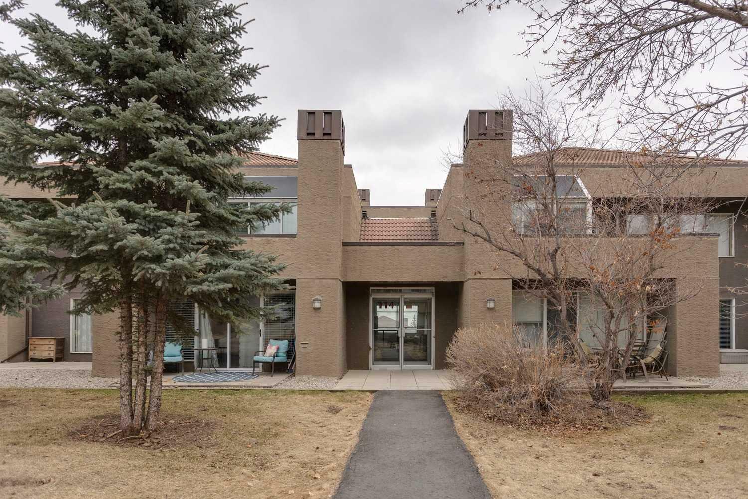 114 Village Heights SW 10  Calgary AB T3H 2L2 photo