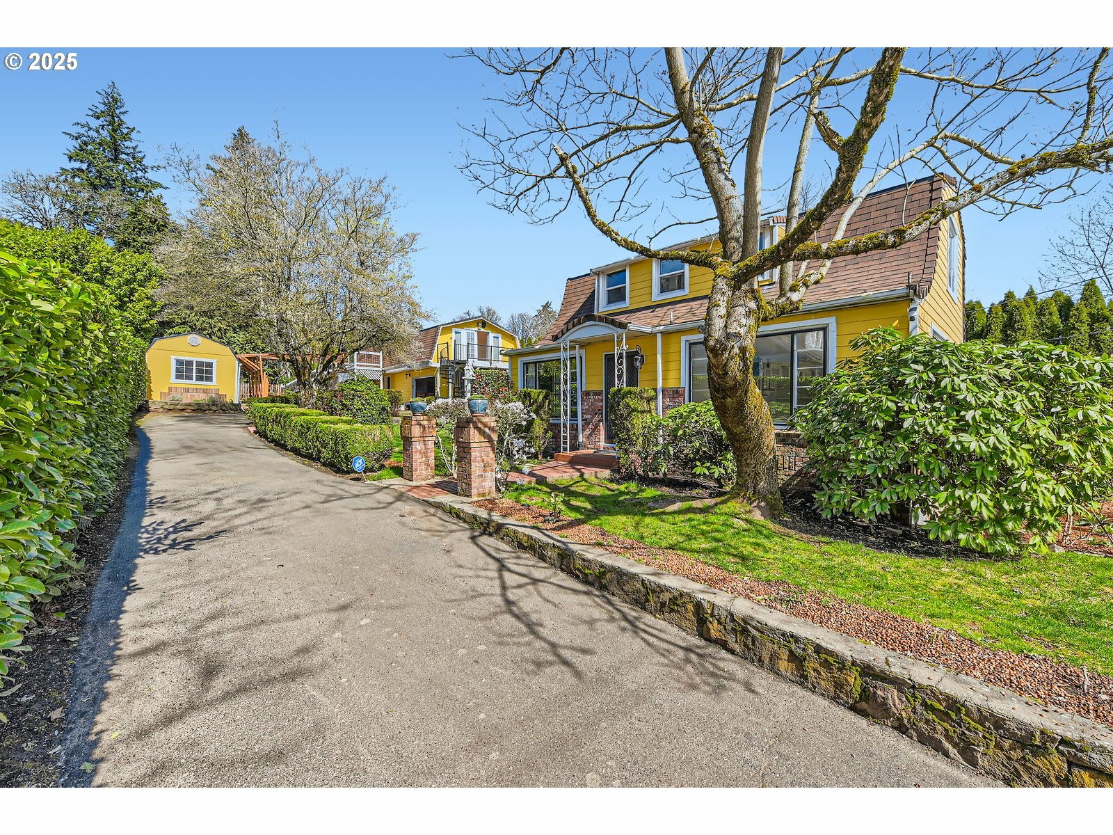 Property Photo: 2349 SW 6th Ave WA 98607
