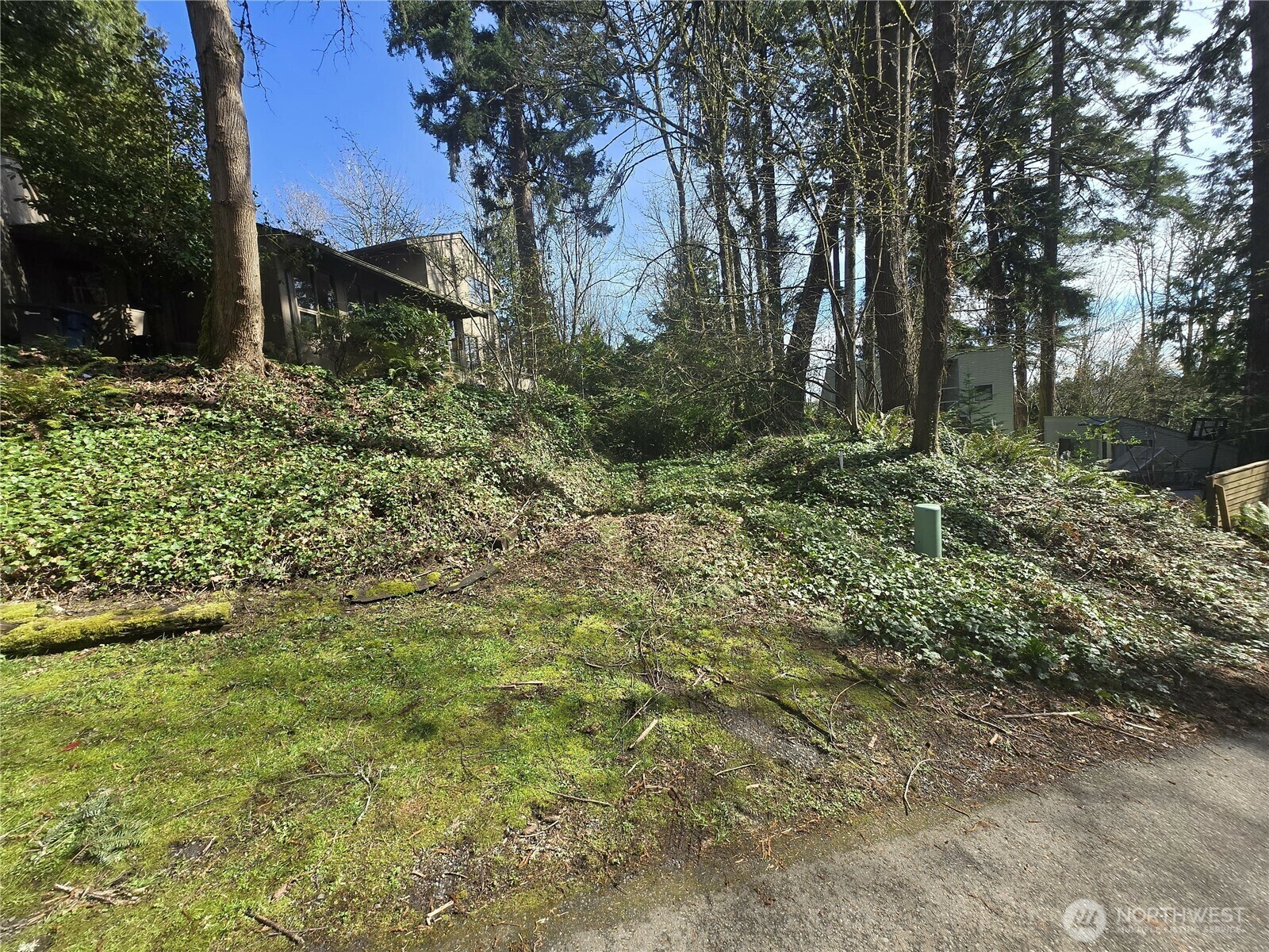 Property Photo: 7436 92nd Avenue SE WA 98040