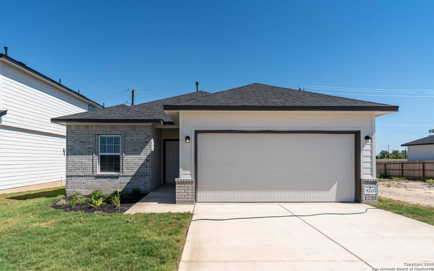 Property Photo:  5215 Falcon Valley  TX 78222 