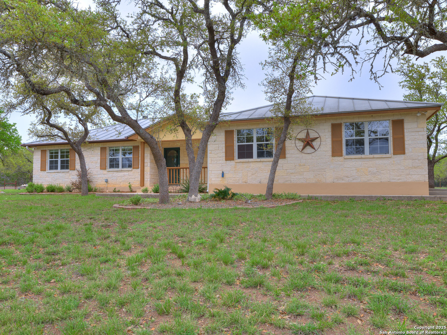 Property Photo: 860 Brookside TX 78070