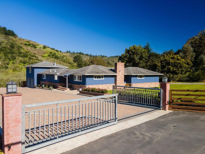 Property Photo:  840 Frenchmans Creek Road  CA 94019 