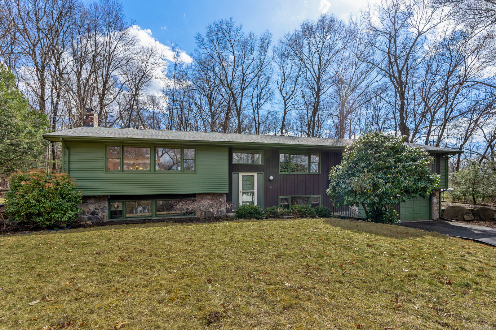 Property Photo: 31 Timber Lane CT 06066