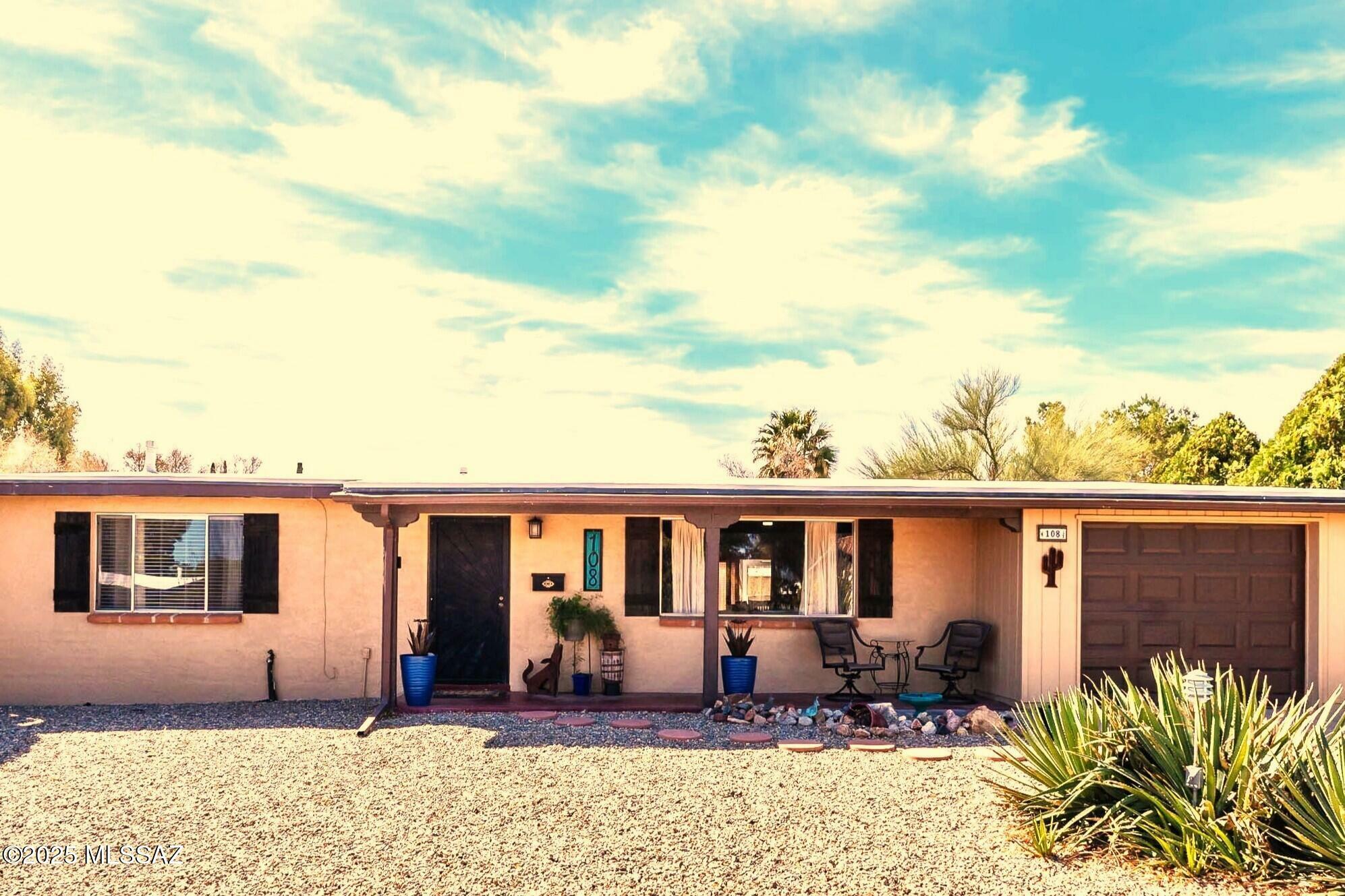 Property Photo: 108 E El Limon AZ 85614