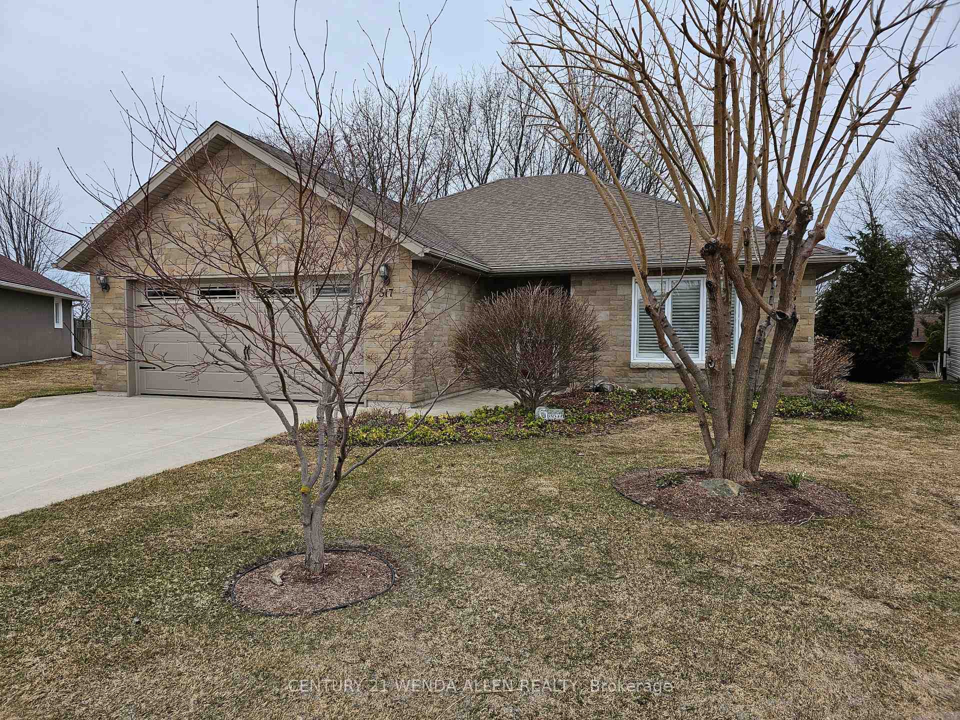 Property Photo: 517 Stornoway Street 84 ON N2Z 0A4