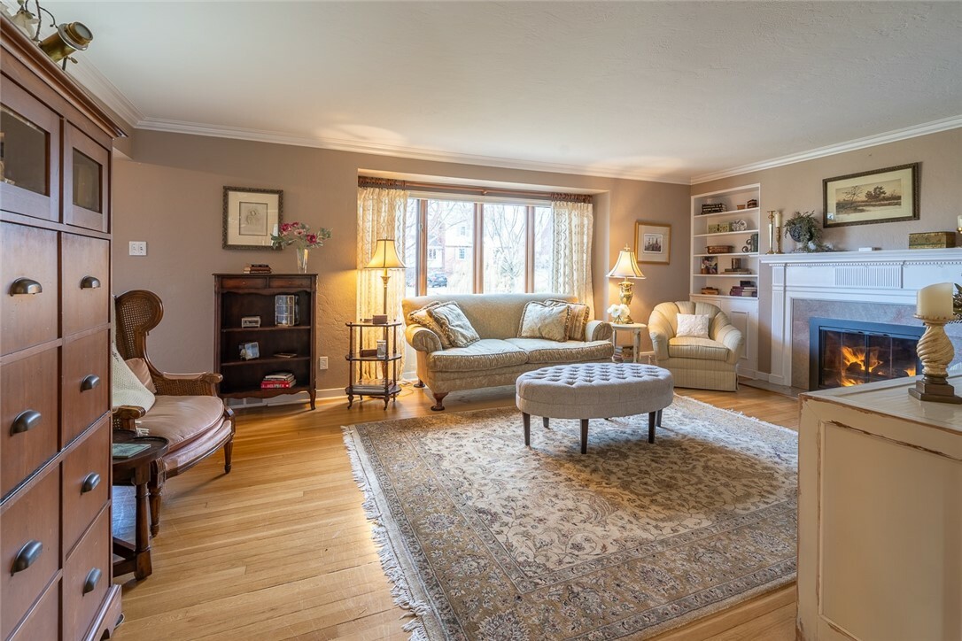Property Photo: 4623 W Lawnview PA 15227