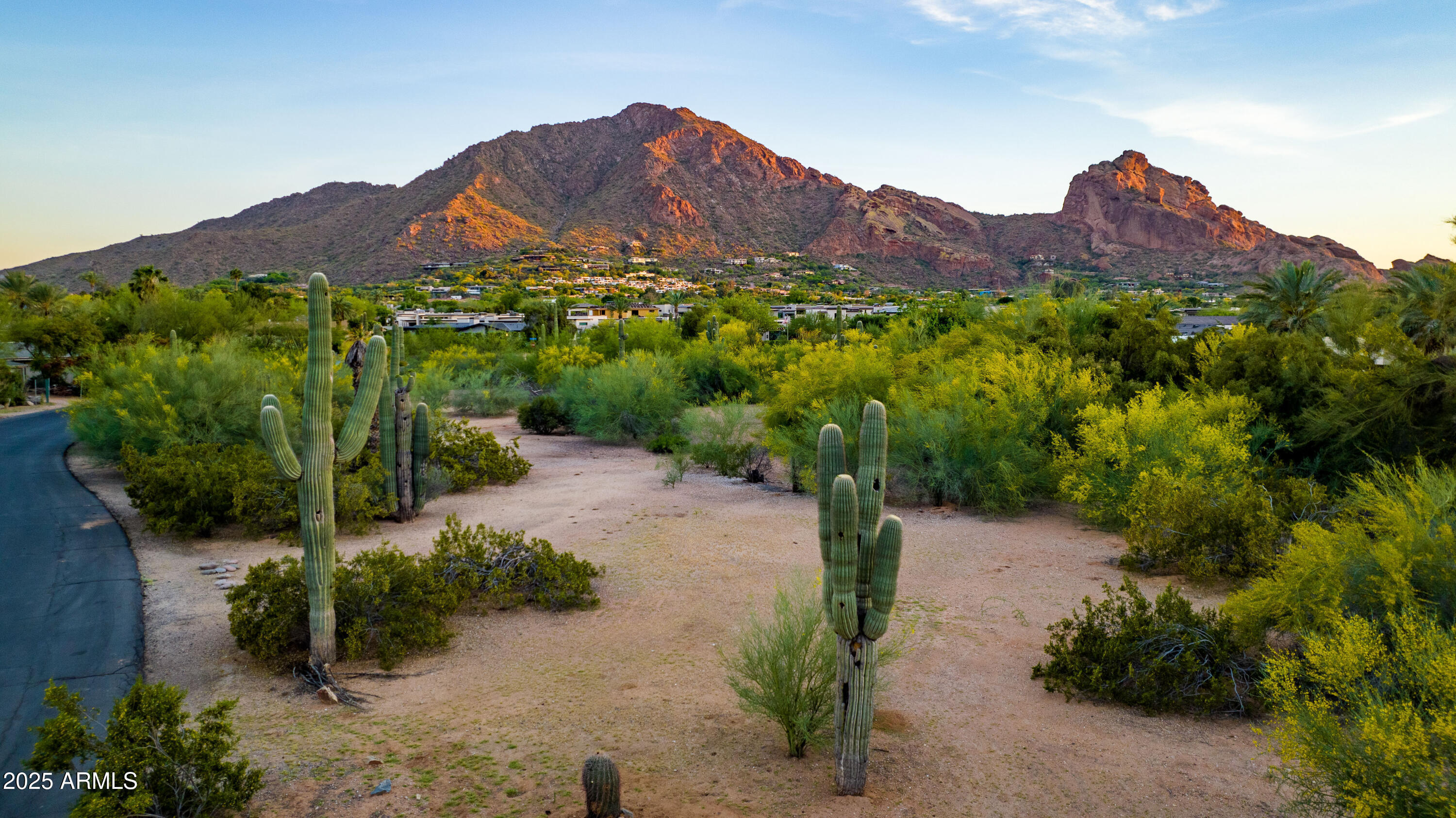 Property Photo: 5702 E Lincoln Drive 1 AZ 85253