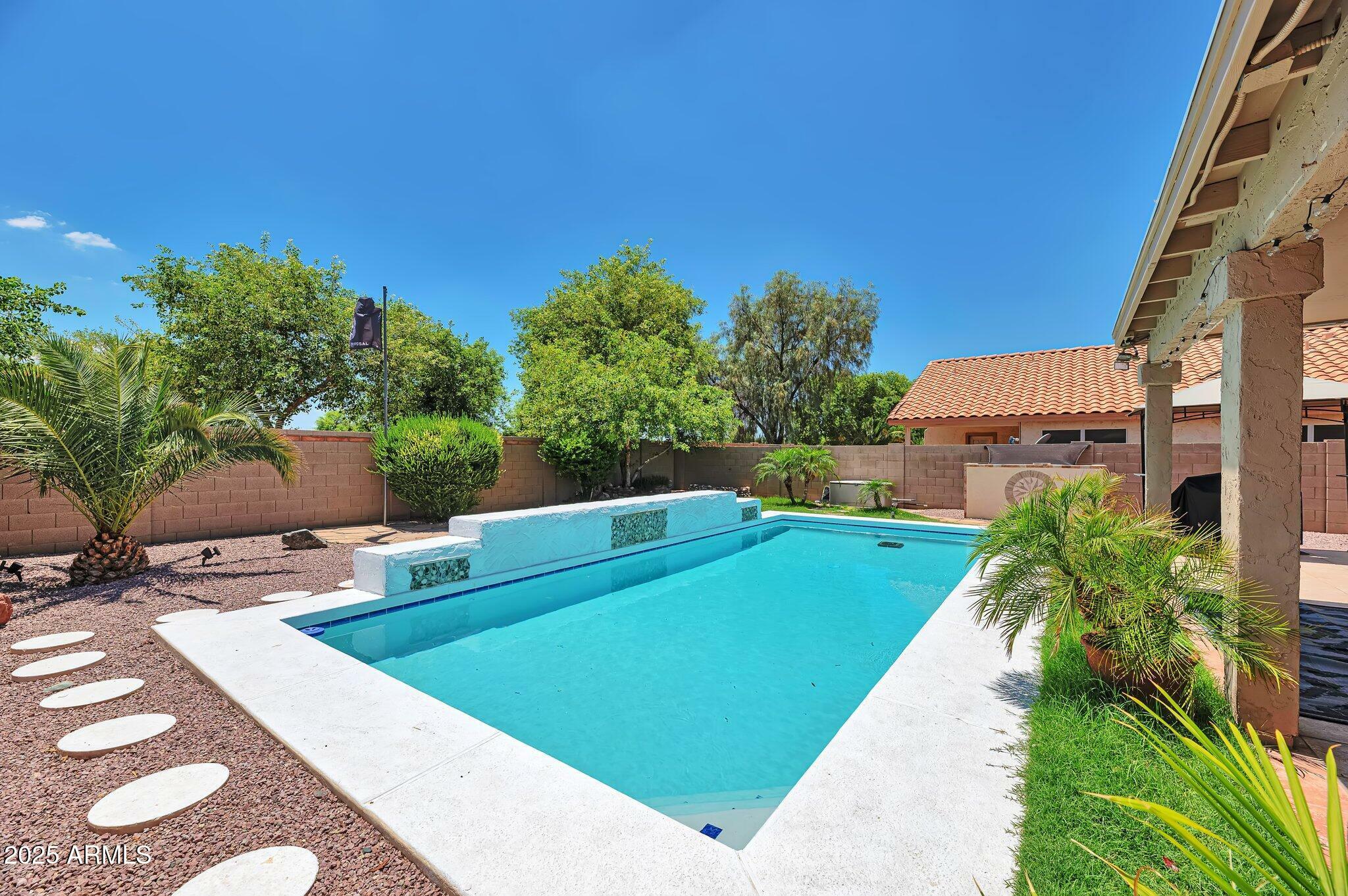 Property Photo: 9509 W Tonopah Drive AZ 85382