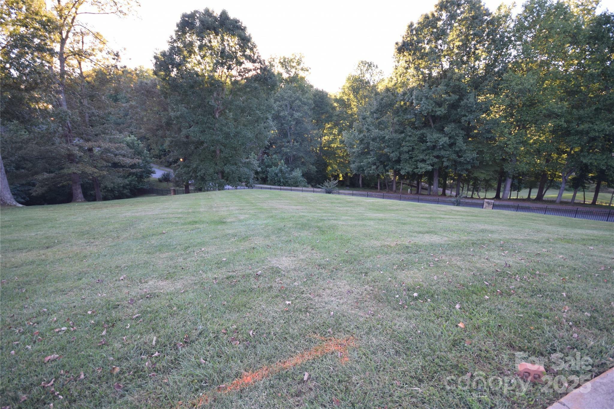 Property Photo: 3771 Sarazen Court NC 28613